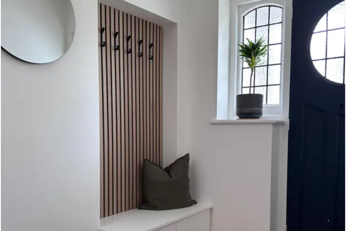 A Stylish Entryway: Accessories for Acoustic Panels in the Hallway