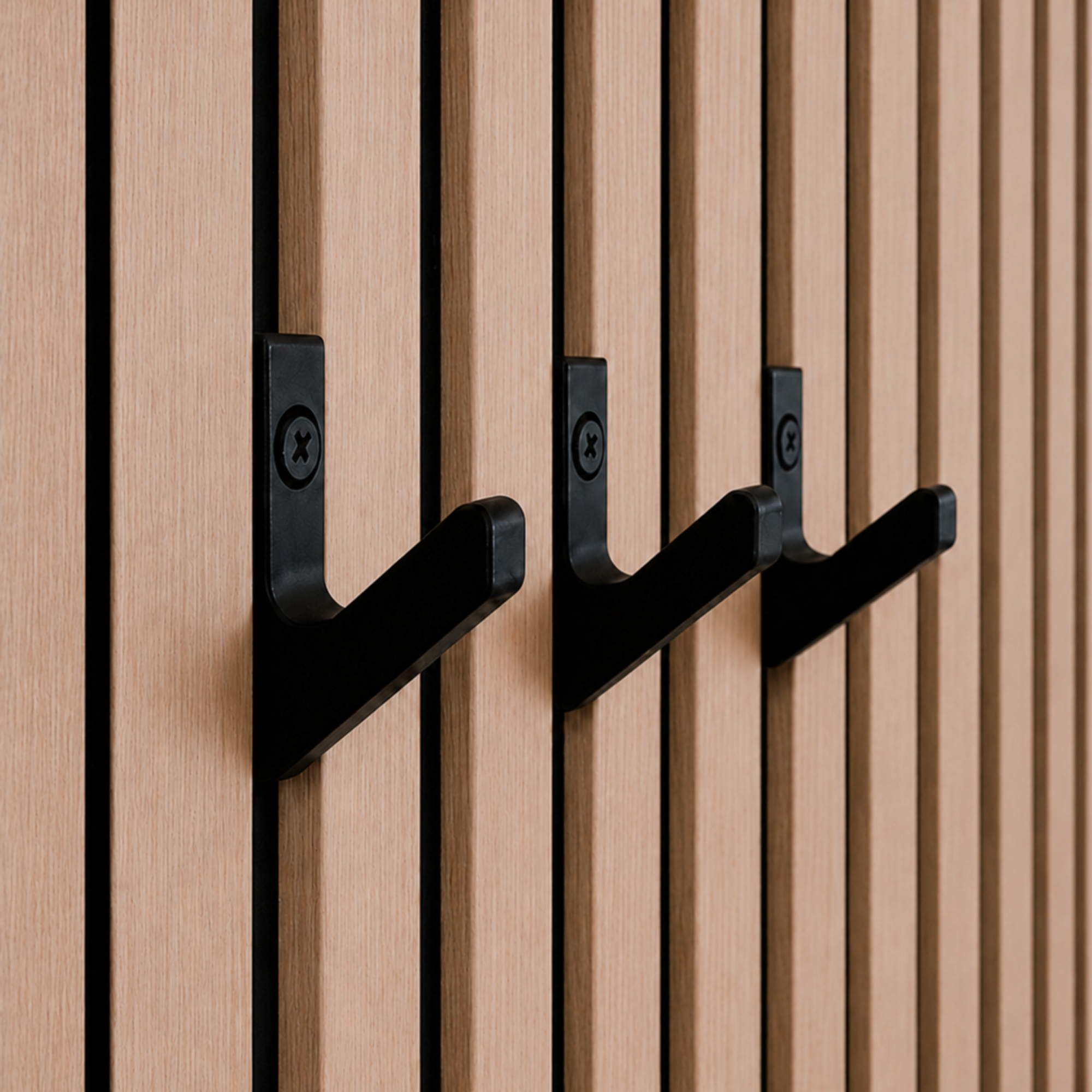 Enkele haak - Installatie: Schroef-in