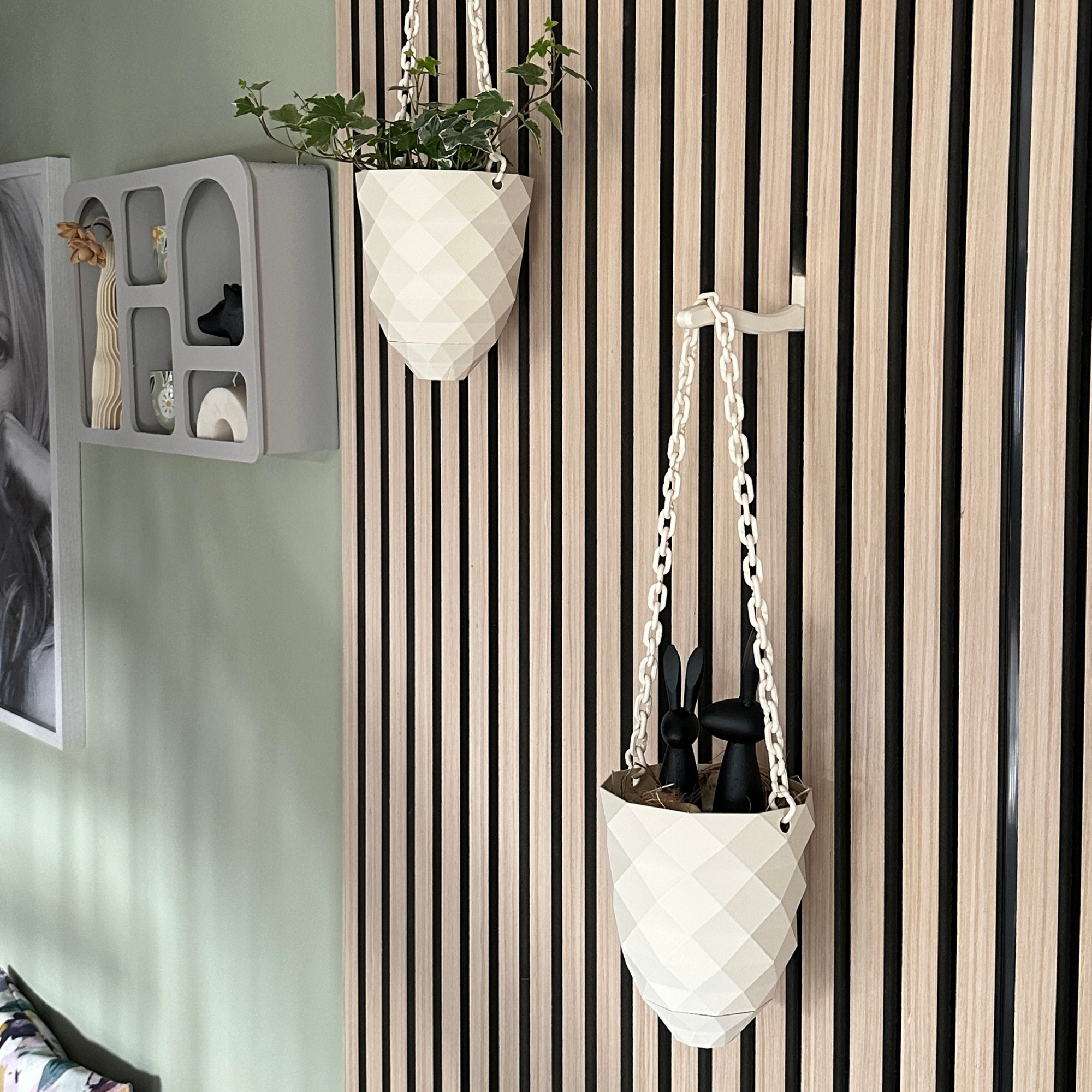 Hanging plant vase for acoustic panels - Screw