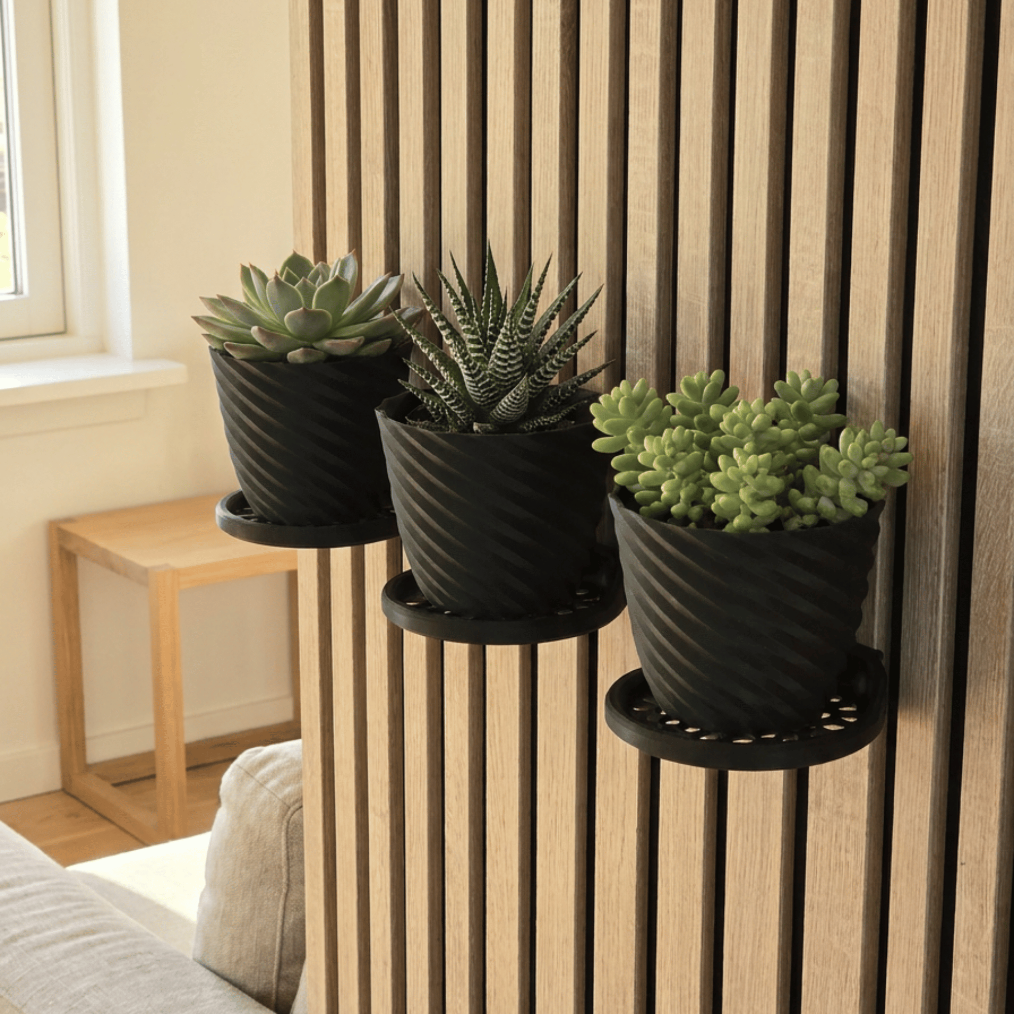 Round Tray/Shelf - Installation: Wall Clip