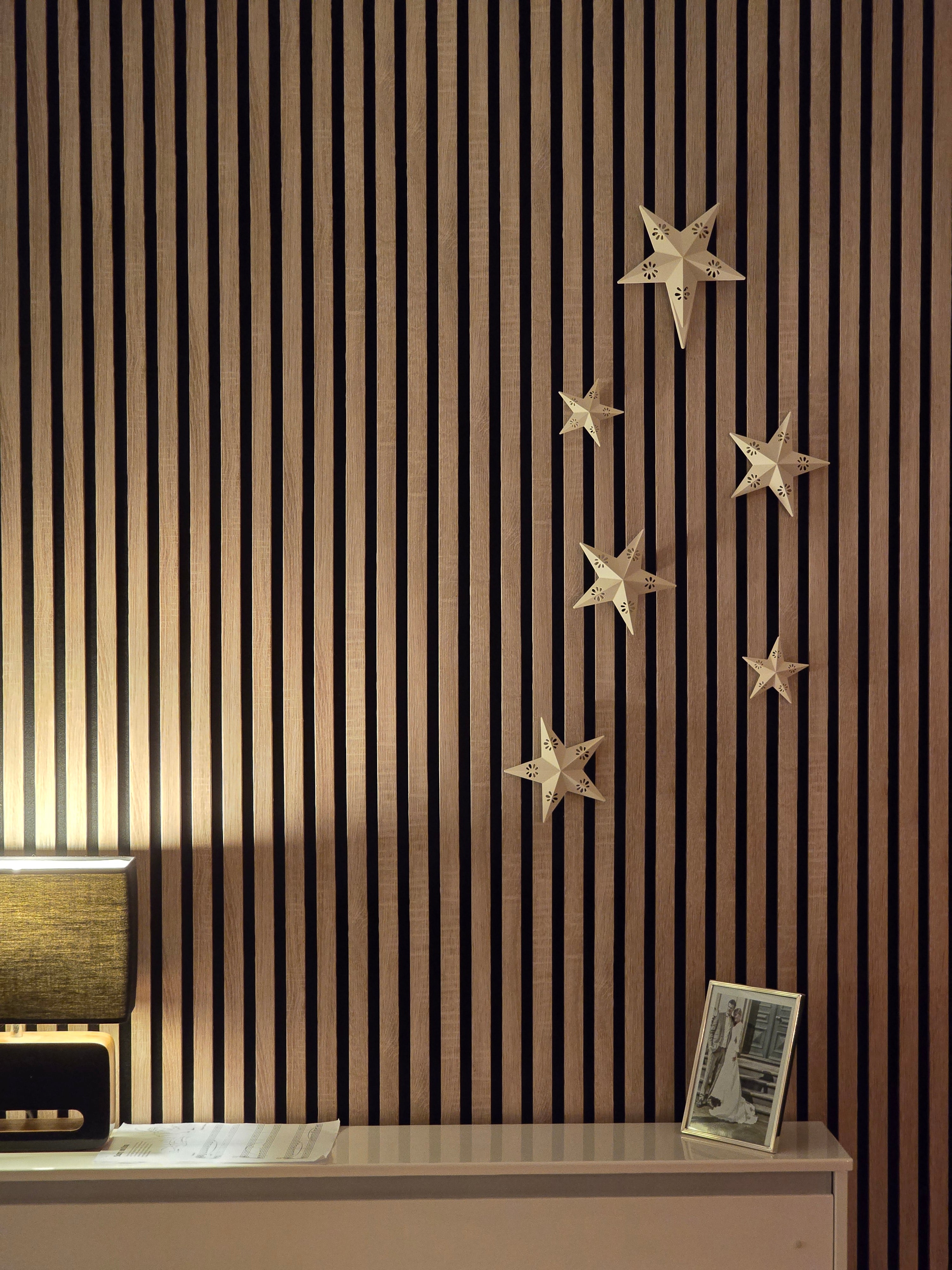 Bring a festive touch to your AKU acoustic panels with the WallTune Christmas Star! This stunning holiday accent fits perfectly between the wood slats, enhancing both the look and acoustics of your space.