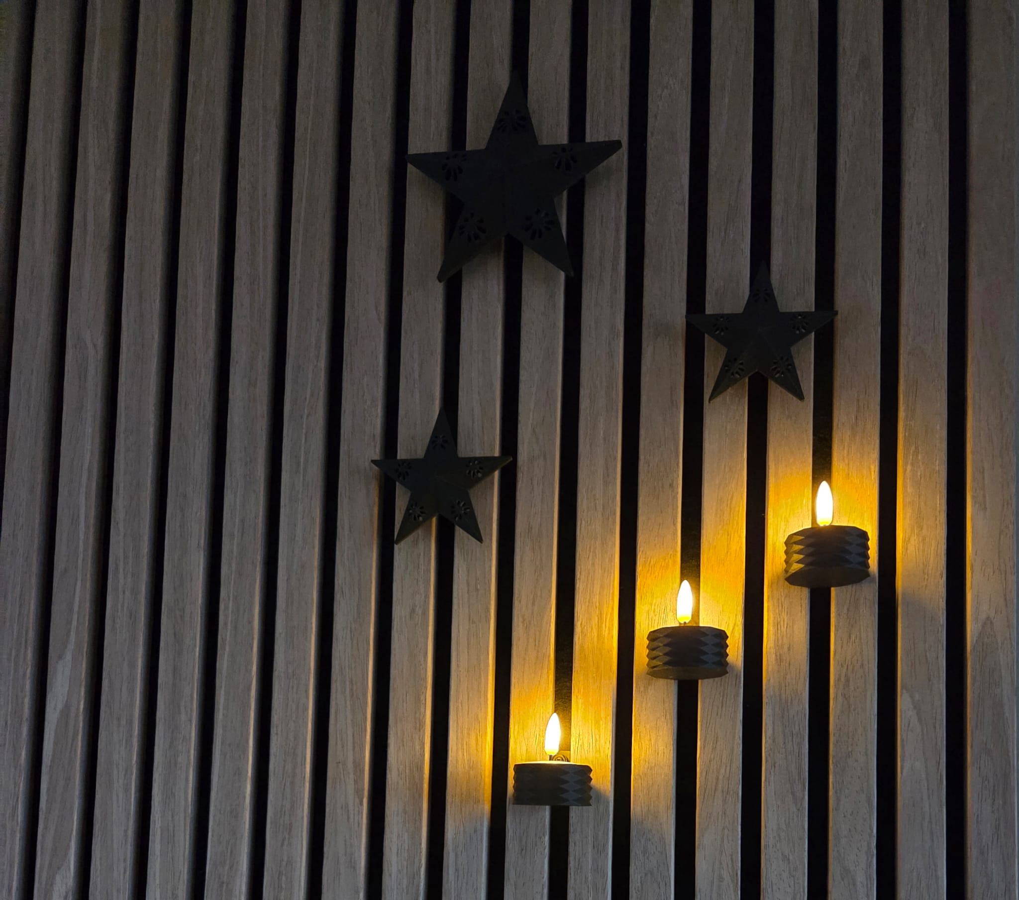 Theelichthouder/dinerkaarshouder voor akoestische panelen - Installatietype: wandklem